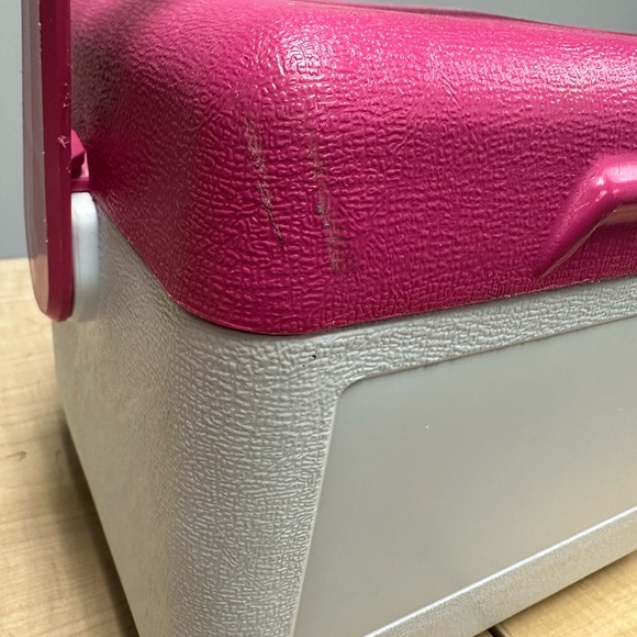 VTG 1990 Rubbermaid Totally‎ Hot! Tote 6 Cooler 1.5 Gal Pink/White Retro 90s - Picture 5 of 11